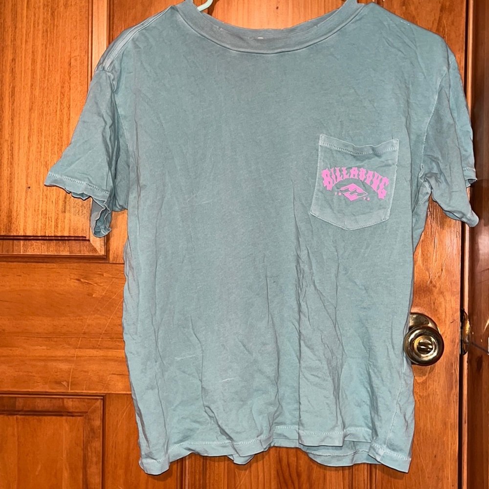 XS Billabong Distressed T-shirt